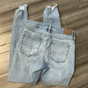 Size 4 AEO 360 Next Level Stretch Distressed Light Blue Jeans